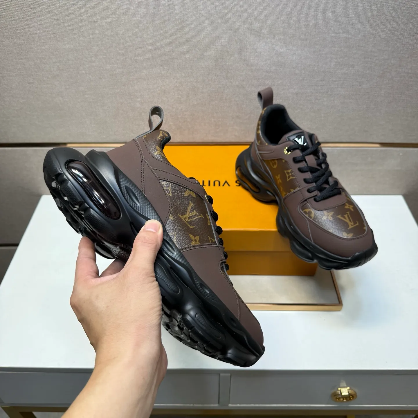 ⬛️Men's shoes 💰p462【LV～】Men's casual shoes 2025z cabinet sales simultaneously 🔶Size: 38-44 #️⃣ 🔷5 colors🔜The upper is made of multi-material splicing➕Mesh lining, comfortable and breathable, sole: original comfortable and wear-resistant outsole, ⚠️real thing📱photographed🎬real thing is better📢📢📢